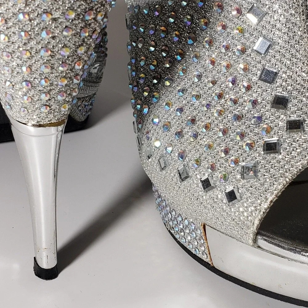 Hot Tomato Silver Embellished Platform Heels Sz 10 Adj Heel Strap Open Toe Y2K